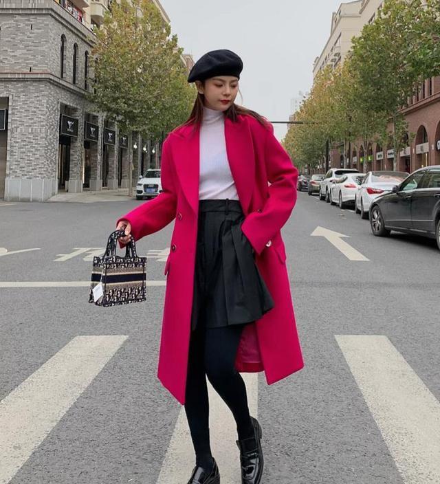 不管穿大衣还是羽绒服，学“极简风”穿搭让你时髦又高级