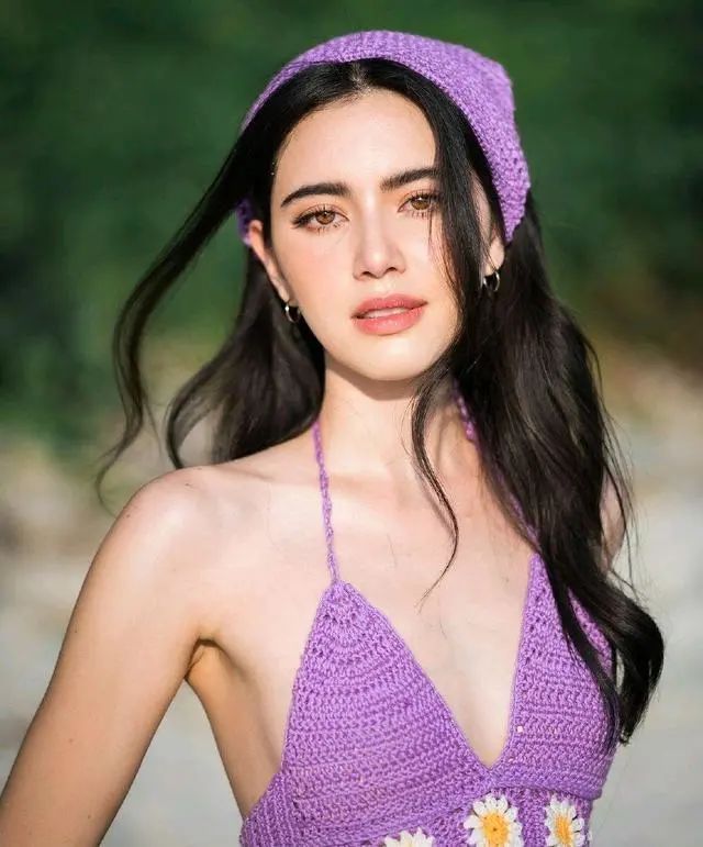 泰国混血女星Mai海边俏丽美图!雪肤娇嫩太性感撩人