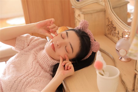 被陌生人做了一个小时 口述那天在火车站的经历