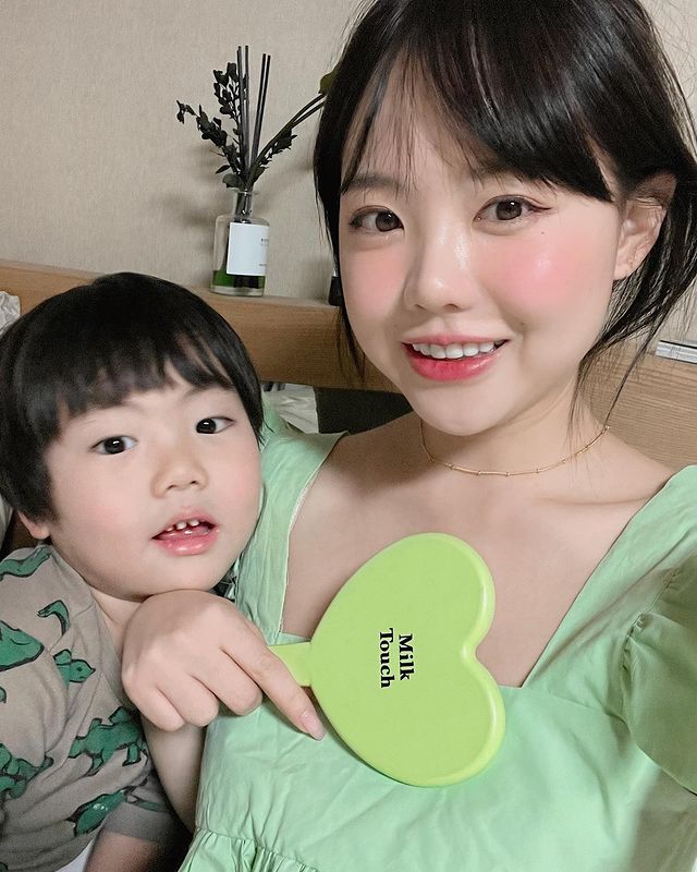 婴儿肥才是可爱王道！这位有两个宝宝的萝莉妈妈超级可爱无人能及！