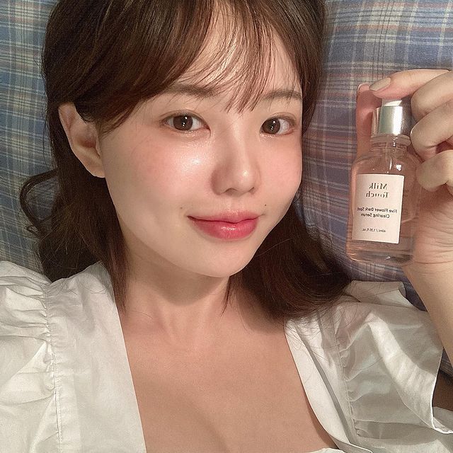 婴儿肥才是可爱王道！这位有两个宝宝的萝莉妈妈超级可爱无人能及！