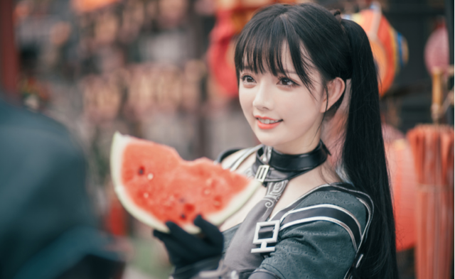 国服第一萝莉COS小昭还现场撩妹，网友："撩汉"时更显手段