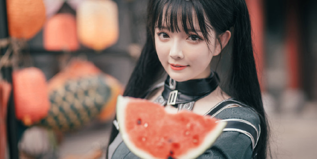 国服第一萝莉COS小昭还现场撩妹，网友："撩汉"时更显手段