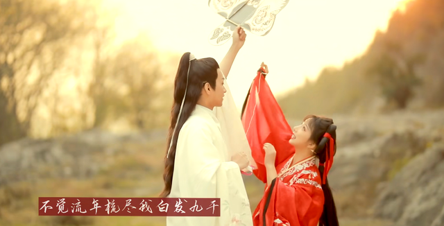 国服第一萝莉COS小昭还现场撩妹，网友："撩汉"时更显手段