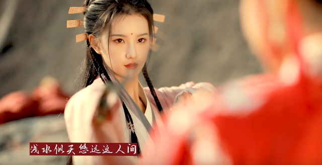 国服第一萝莉COS小昭还现场撩妹，网友："撩汉"时更显手段