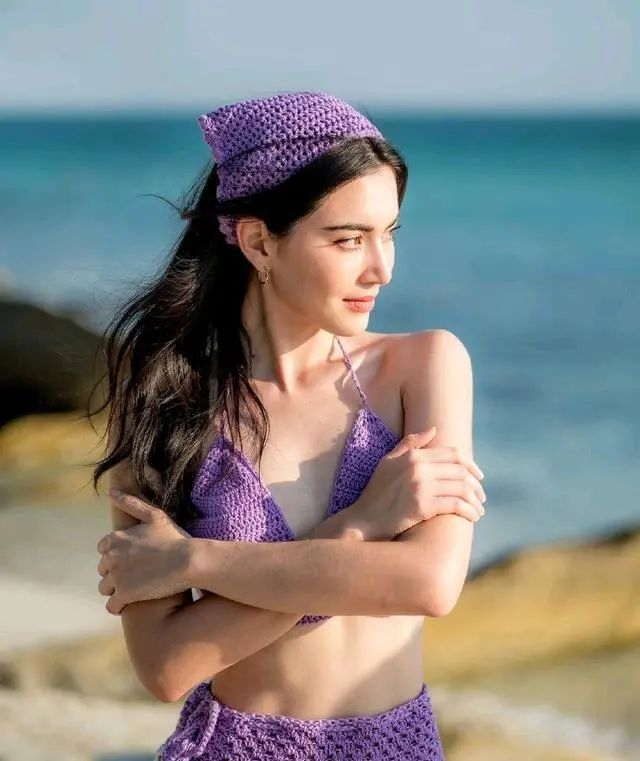 泰国混血女星Mai海边俏丽美图!雪肤娇嫩太性感撩人