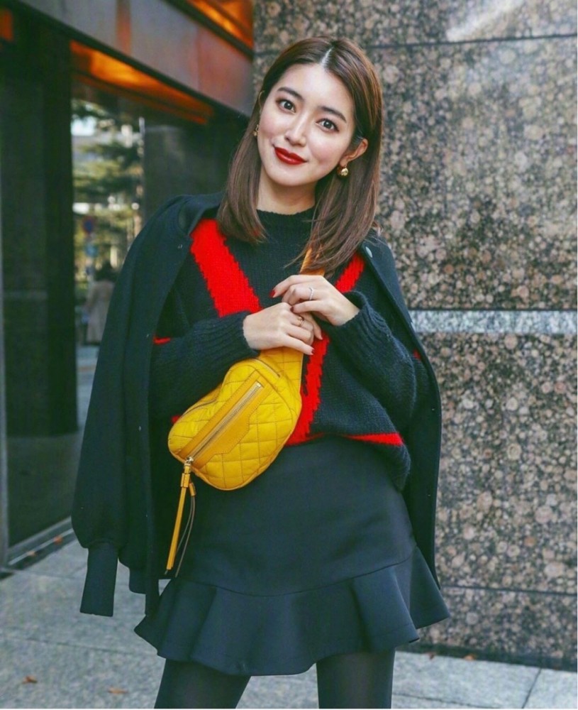 这位日本博主的穿搭越看越耐看,不同于往日的小清新,穿搭简洁大气有品味