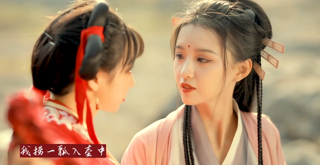 国服第一萝莉COS小昭还现场撩妹，网友："撩汉"时更显手段