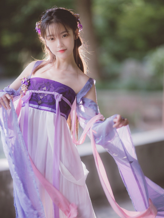 半藏森林圣诞晒新茶艺照,网友感慨:要是她没遇到那个渣男该多好