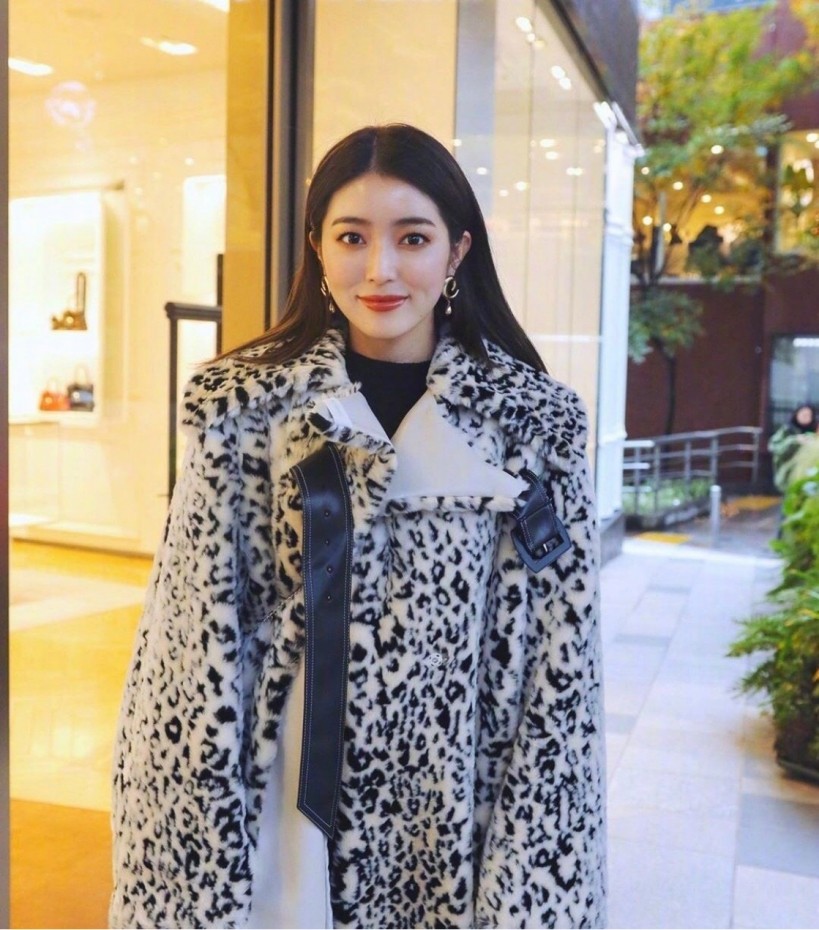 这位日本博主的穿搭越看越耐看,不同于往日的小清新,穿搭简洁大气有品味