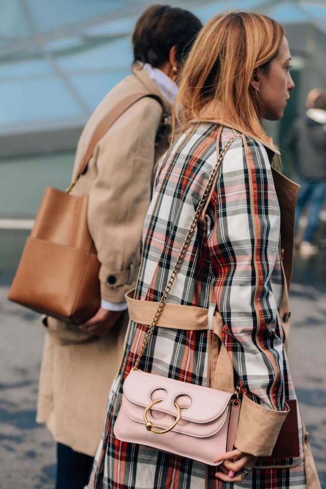 有气质的女人出门都带这些包！3个款式怎么搭配都高级