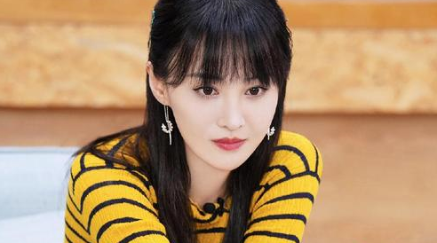 怎么穿衣打扮才能摆脱“学生气”？学女明星们的这些方法，成熟又有魅力