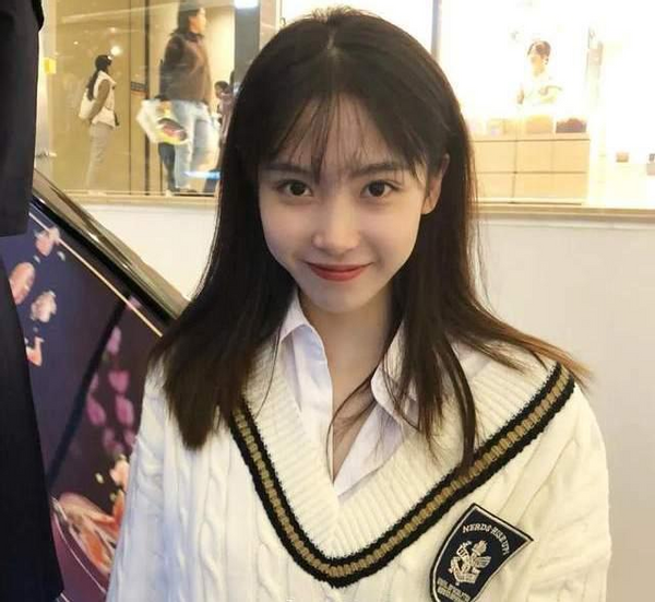 半藏森林牛年第一发私房照，奢靡生活引人关注，但茶艺却变low了