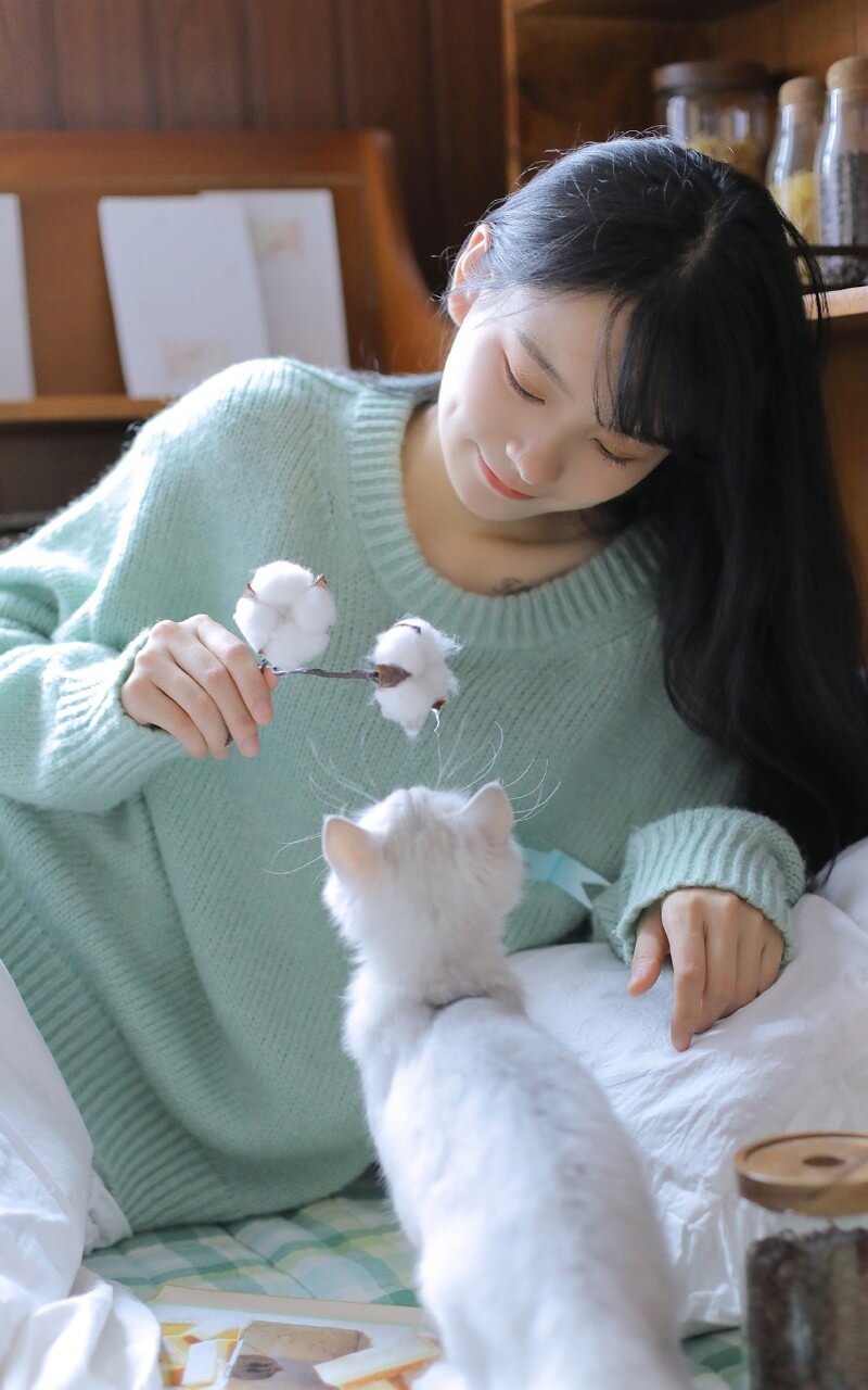 美女与猫主题清新柔美女孩温柔可爱私房写真