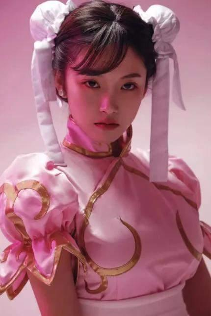 半藏森林牛年第一发私房照，奢靡生活引人关注，但茶艺却变low了