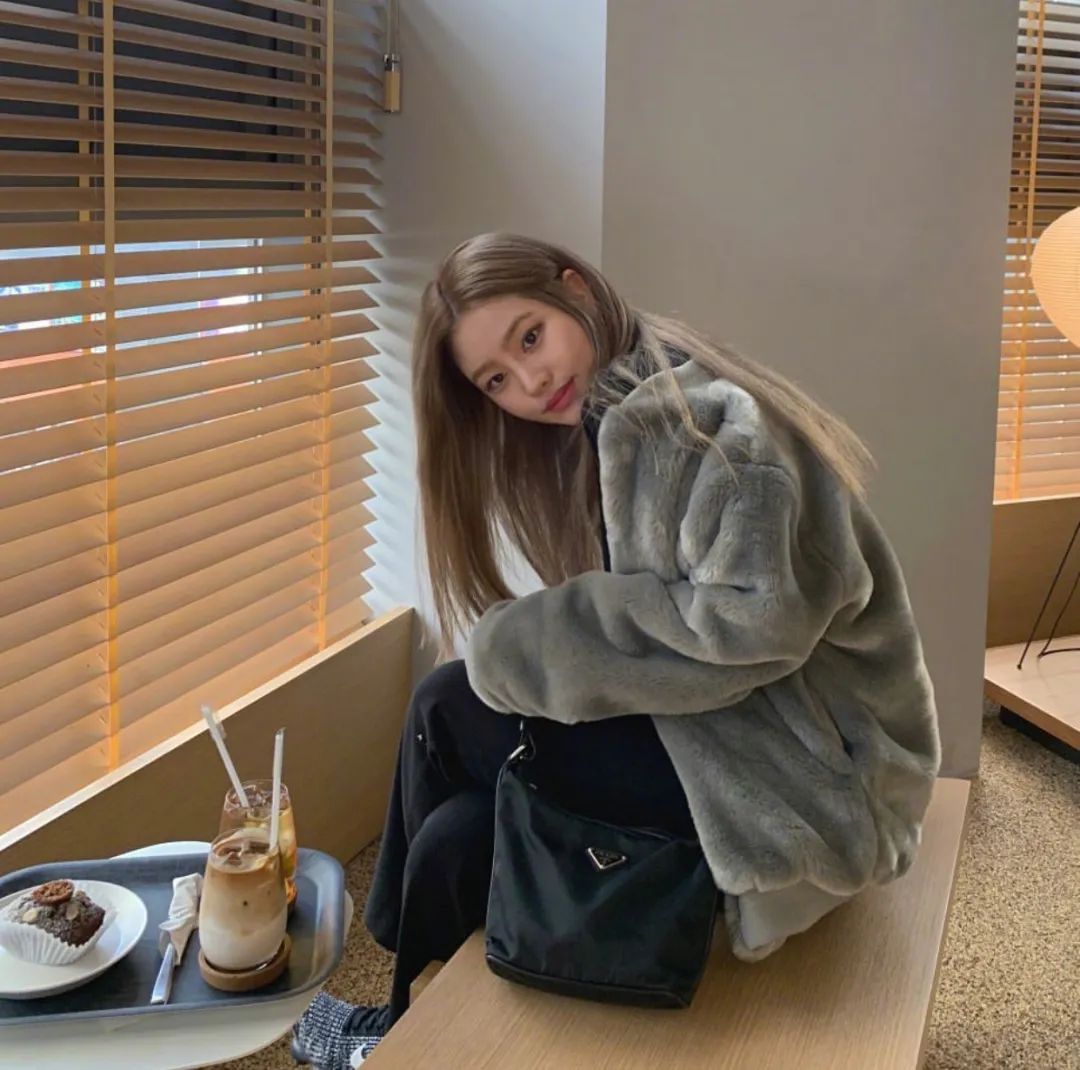 新春懒人出门怎么搭？ins小姐姐教你凹出自然舒适的美美造型