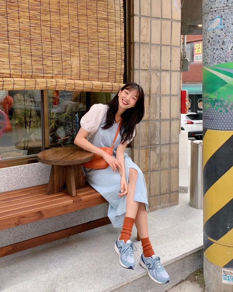 别露脚踝了，2021春天这样穿时髦还显瘦