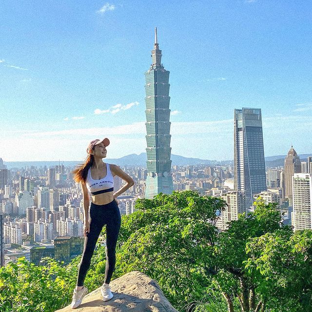 论坛上疯传一张戴口罩的正妹，她竟然是写真女星《亚里沙》