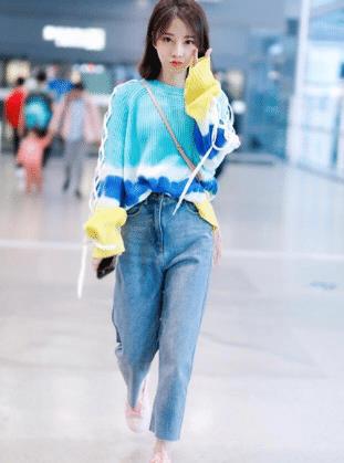 身材小巧的冯提莫时尚感有多强?堪称小个子女生穿搭模板