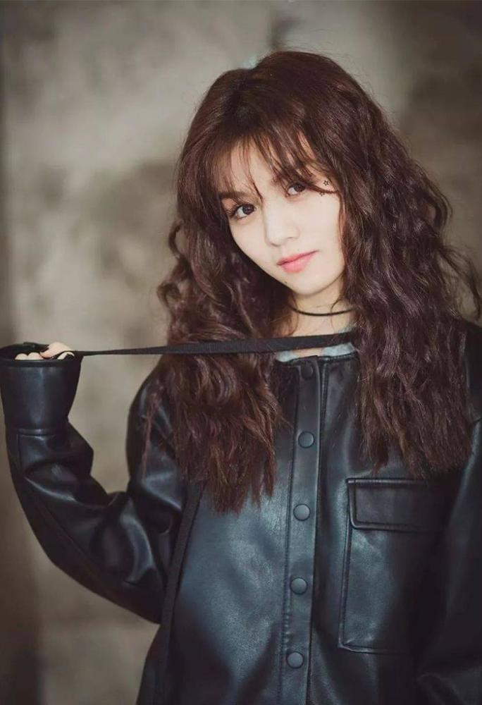 2021年流行“海藻卷”,不仅减龄还显脸小