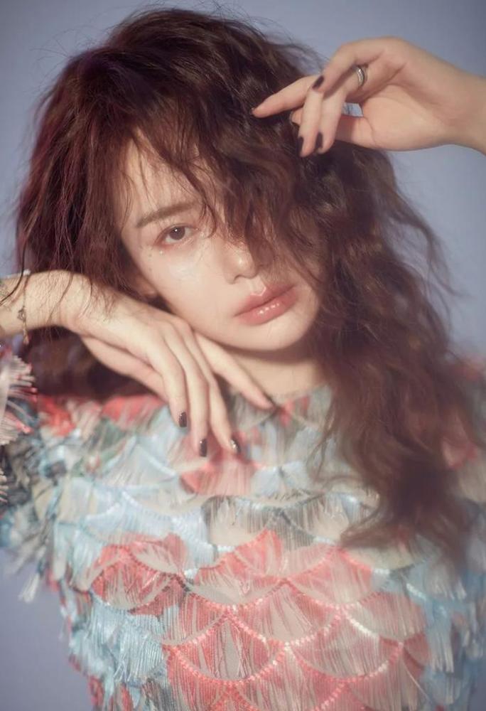 2021年流行“海藻卷”,不仅减龄还显脸小