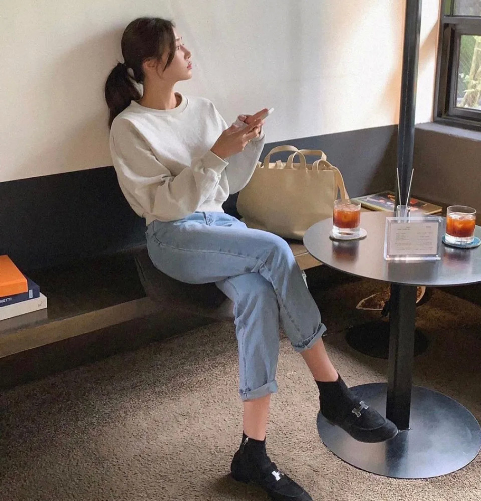 别露脚踝了，2021春天这样穿时髦还显瘦