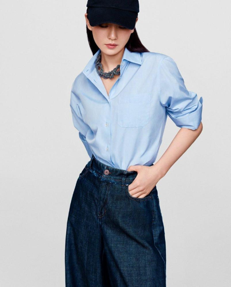 刘诗诗情人节穿紫色长裙温婉可人,披肩长卷发尽显优雅气质