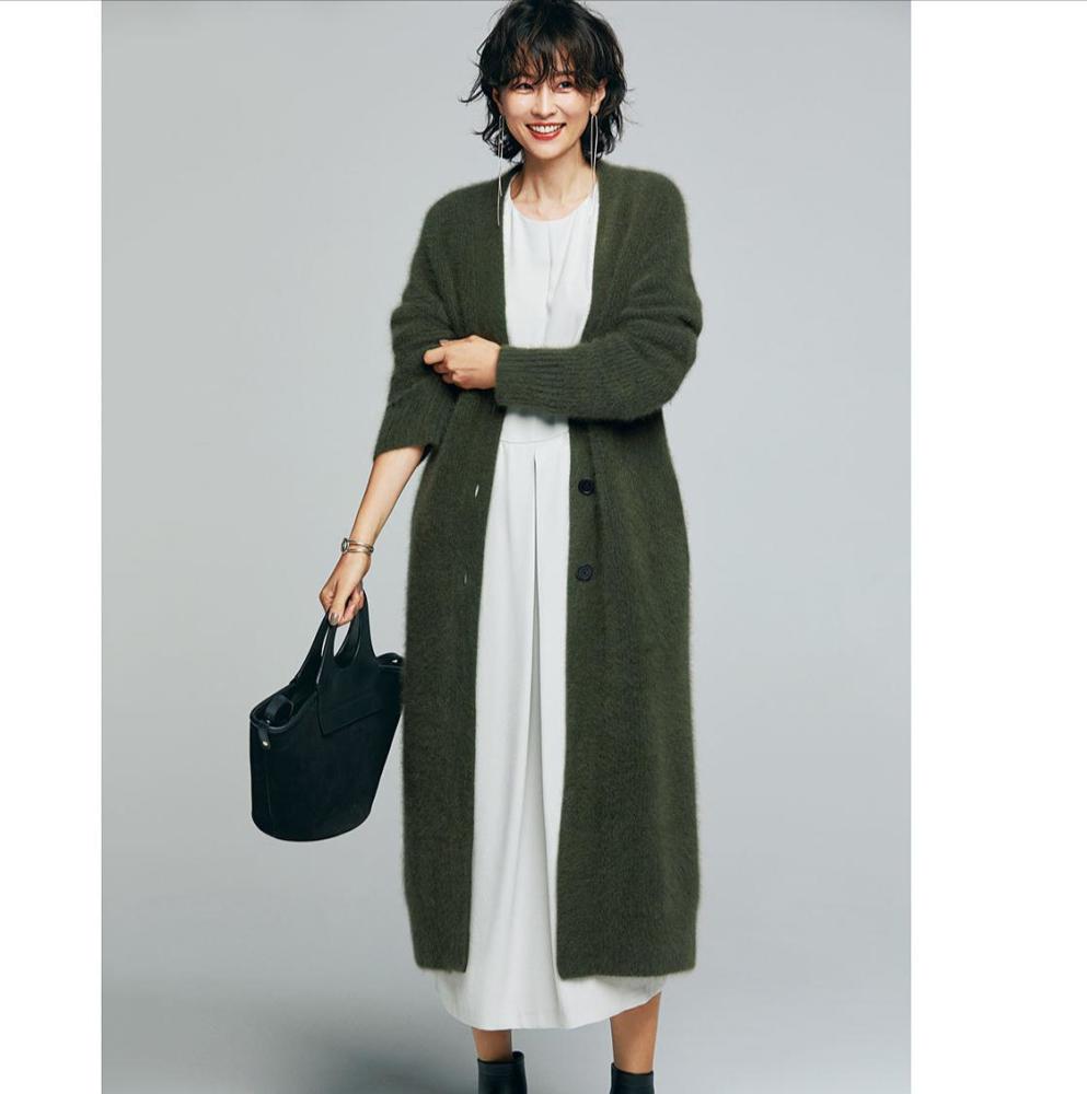 奔四奔五的时髦女人都喜欢用针织衫搭配，减龄百搭又显气质