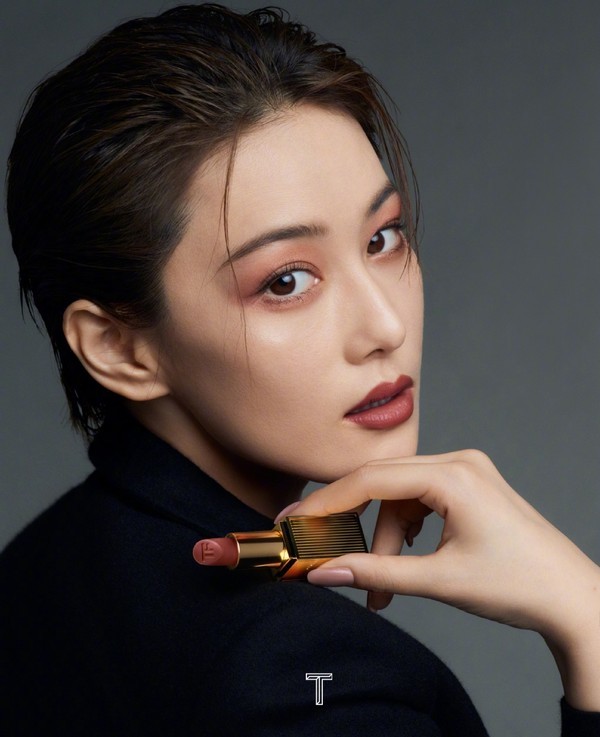 中性服饰配肉桂奶茶色又纯又酷太高级 裸色口原来这么美