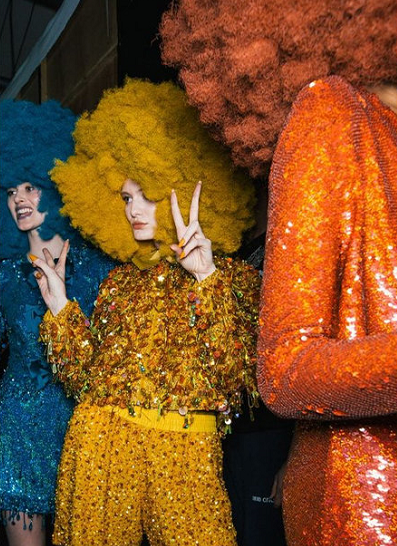 欧美街拍：亮片的百般穿法，时髦亮眼还不俗气