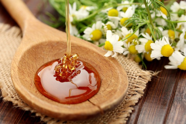 用蜂蜜洗脸有什么好处 蜂蜜洗脸的正确方法