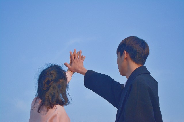 异地恋要如何维持 情侣怎么做可以熬过异地恋