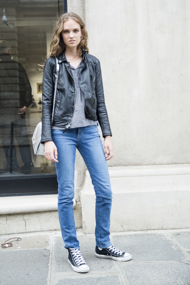 牛仔裤搭什么鞋子好 牛仔裤搭配什么鞋子最好看