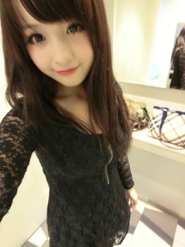 颜值爆表的非主流妹妹可爱至极爆款自拍照