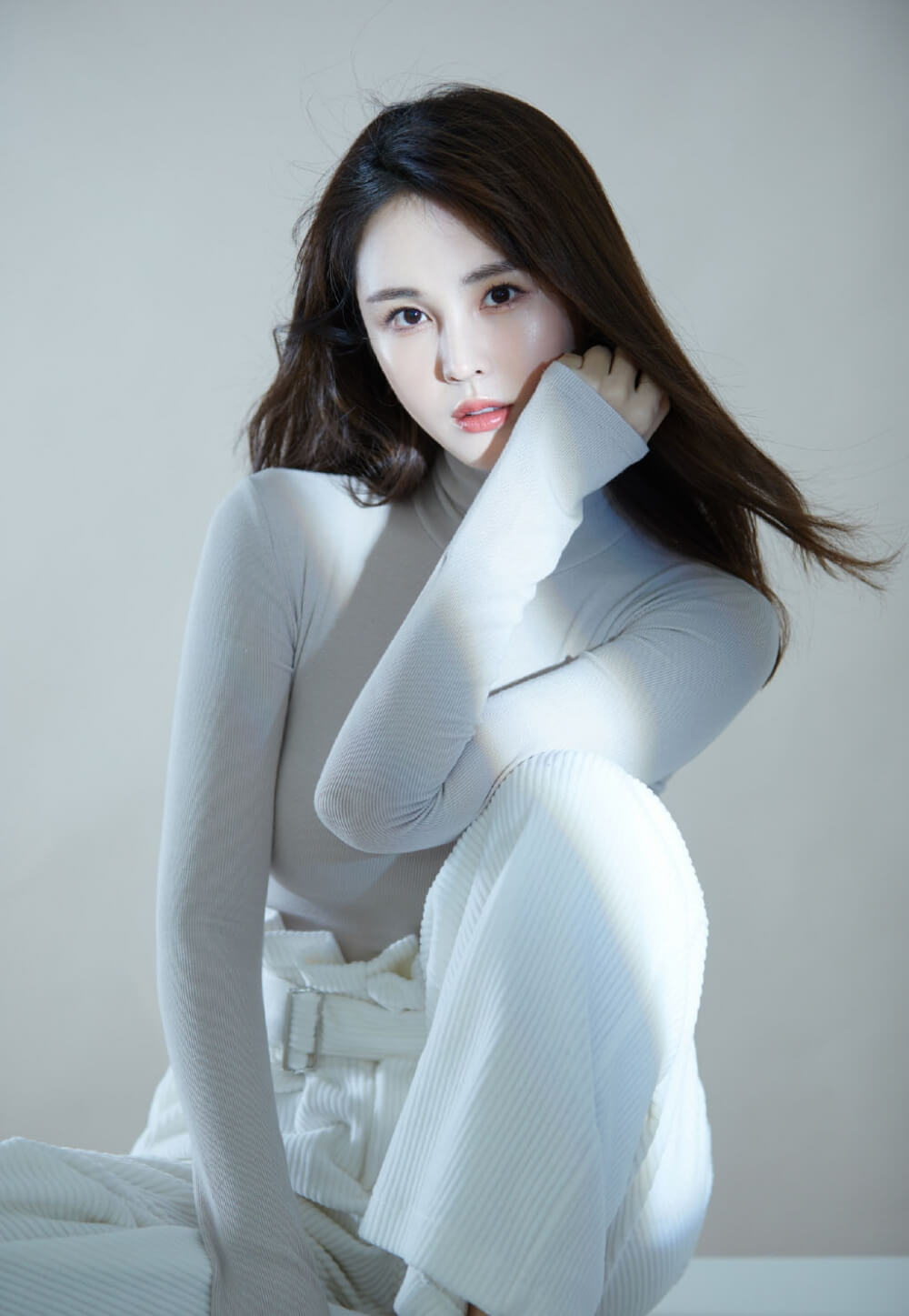 高颜值小姐姐妩媚妖娆性感照片