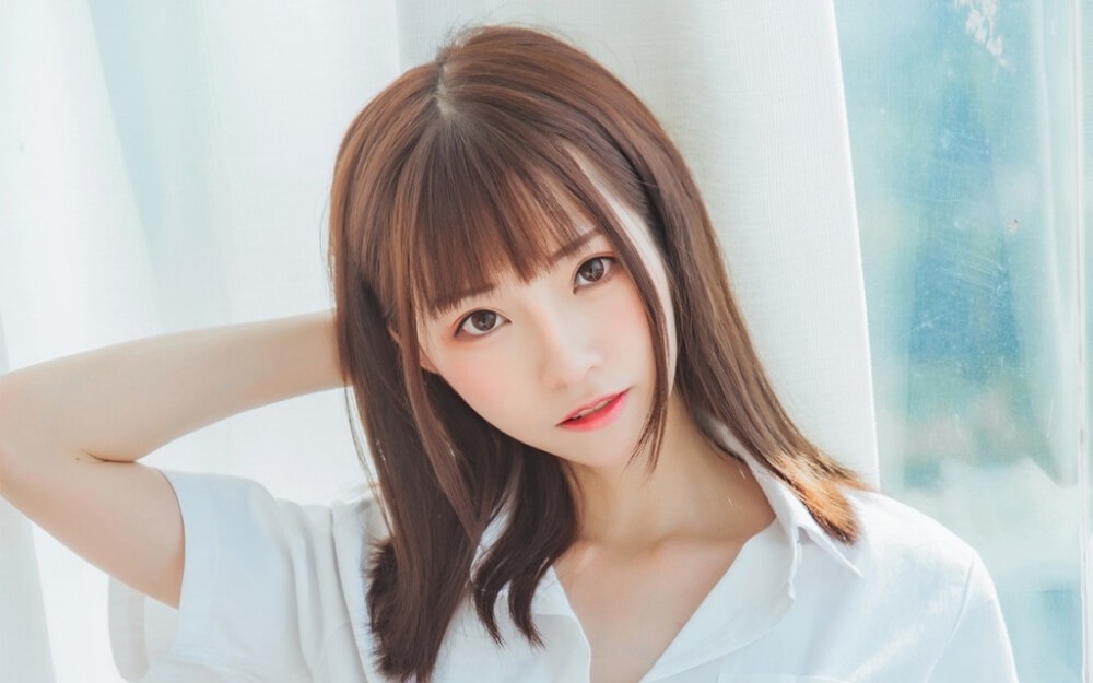 秀下衣失踪的长腿清纯美女诱人艺术图片写真