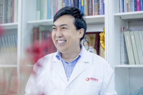 西安国际医学中心整形医院郭树忠：我是拿手术刀的“心理医生”，让很多女人没了抑郁症