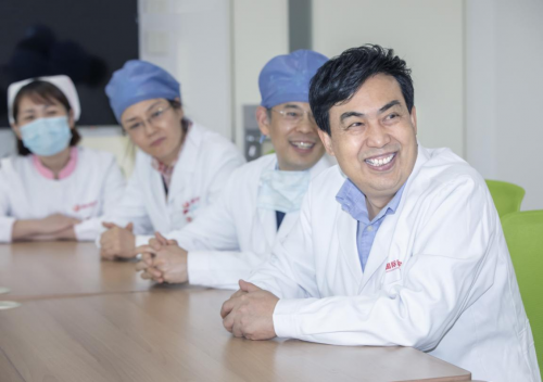 西安国际医学中心整形医院郭树忠：我是拿手术刀的“心理医生”，让很多女人没了抑郁症