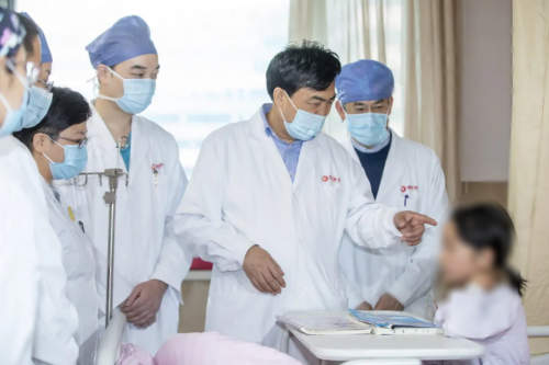 西安国际医学中心整形医院郭树忠：我是拿手术刀的“心理医生”，让很多女人没了抑郁症