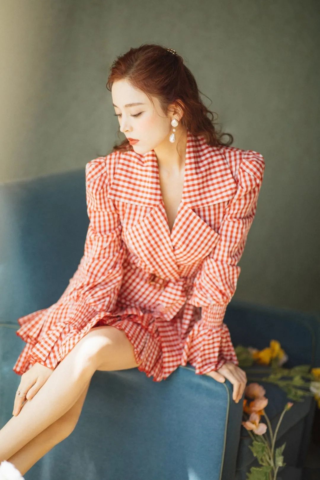 娜扎的复古风穿搭时尚又潮流，每一套都各有气质