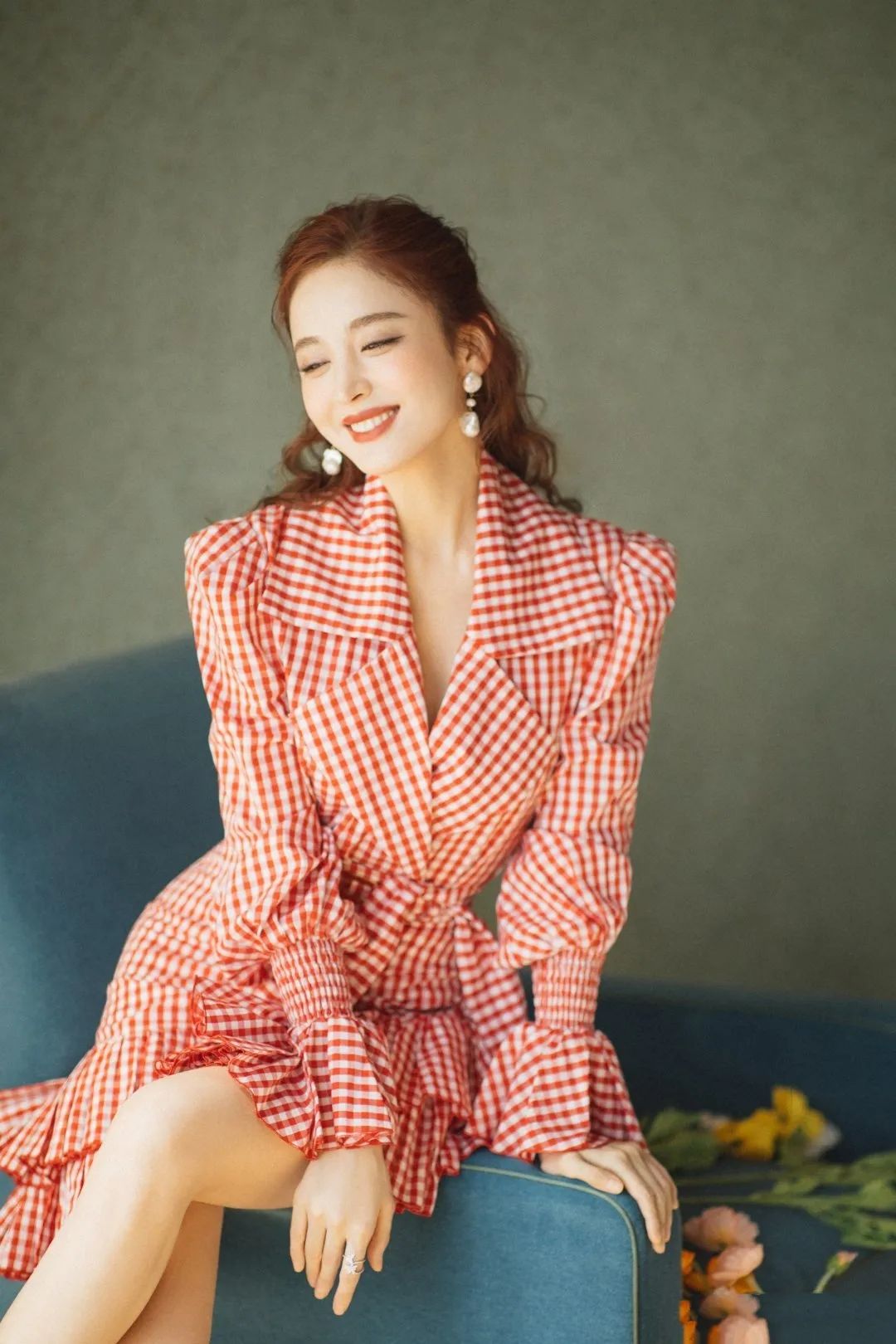 娜扎的复古风穿搭时尚又潮流，每一套都各有气质