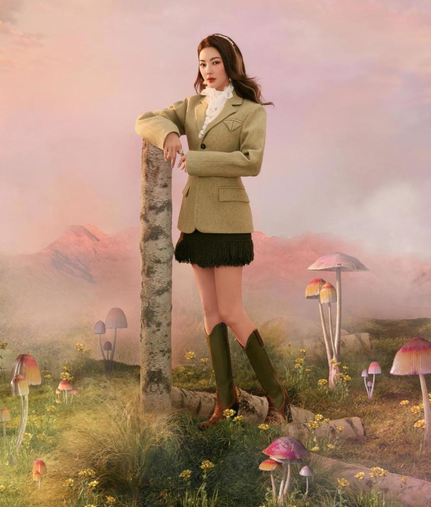 张雨绮穿黑色挂脖连衣裙精致洋气，这气场无敌