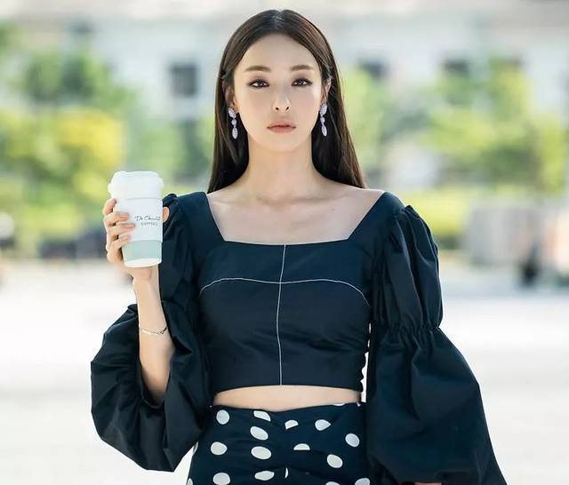 身高只有158的小个子时尚博主显高穿搭值得学,太惊艳