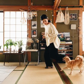 日本女孩和狗儿的乡间生活，实践我们理想中的惬意日常时光