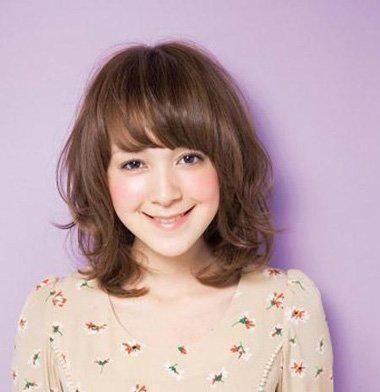 方脸型适合什么发型 方脸的女生选择发型应该注意哪些