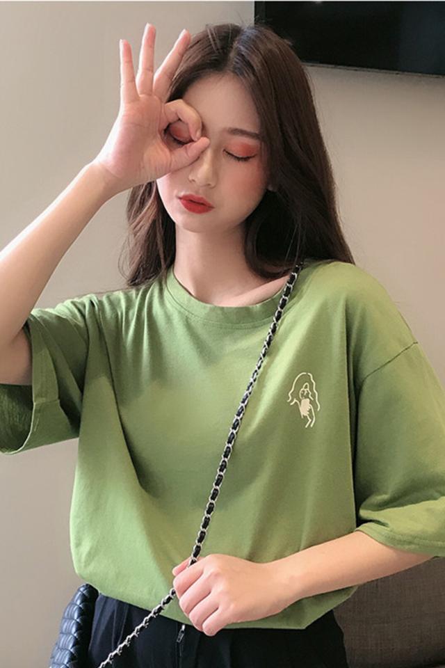 皮肤黄适合穿这6个颜色 皮肤黄适合穿的6个颜色