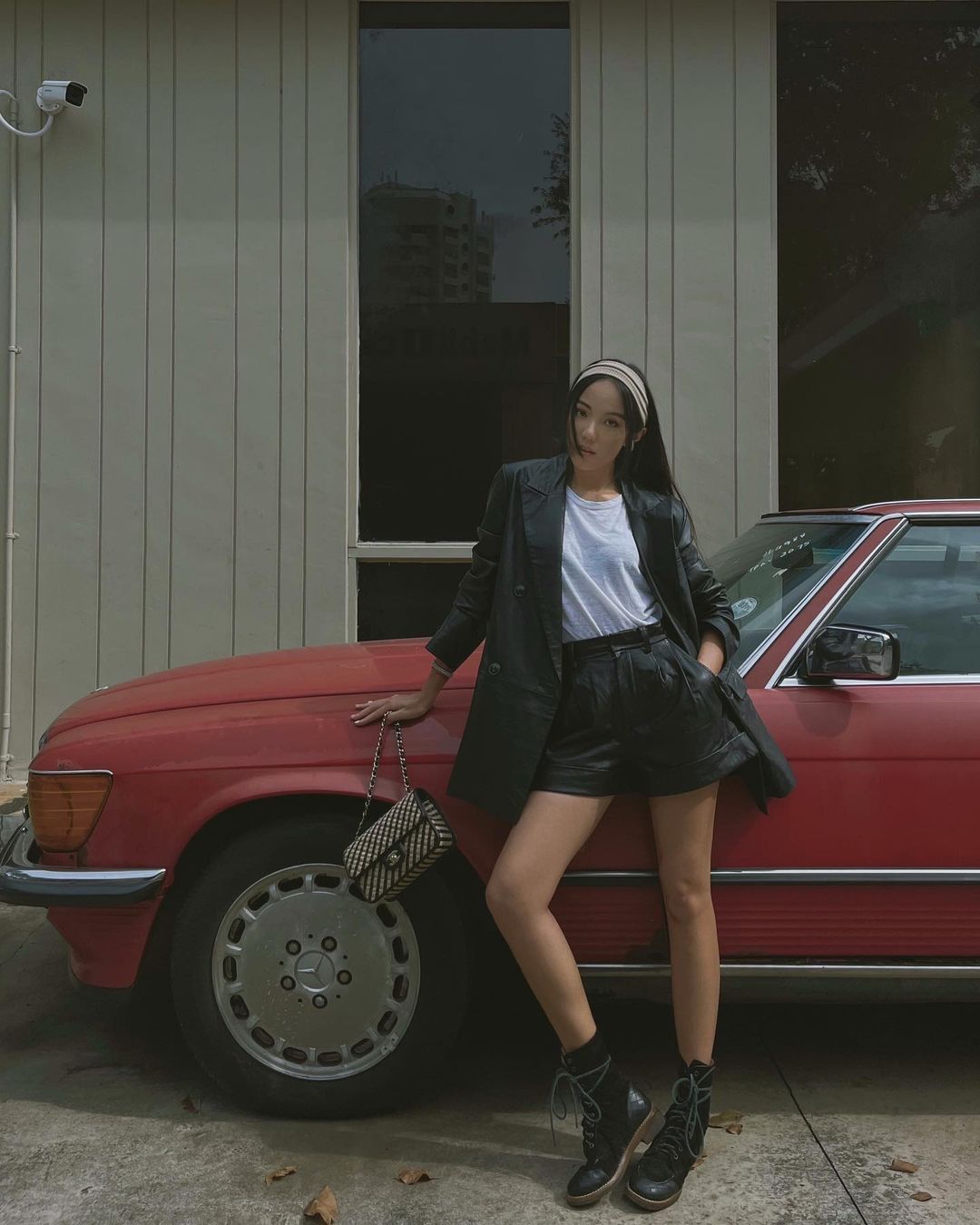 娇小女生也能穿出酷帅气场！今年春夏各国潮人都爱穿五分裤