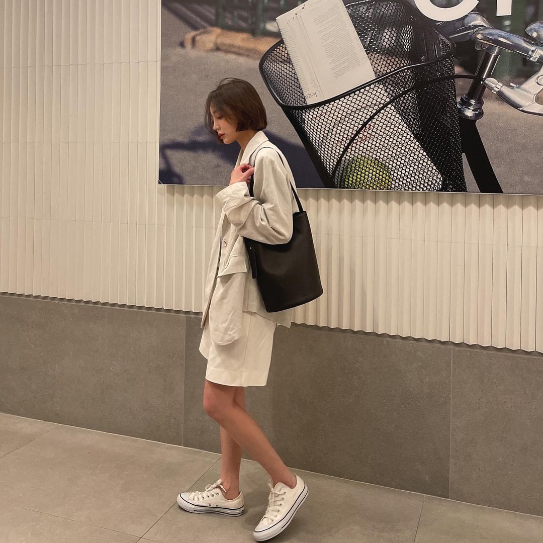 娇小女生也能穿出酷帅气场！今年春夏各国潮人都爱穿五分裤