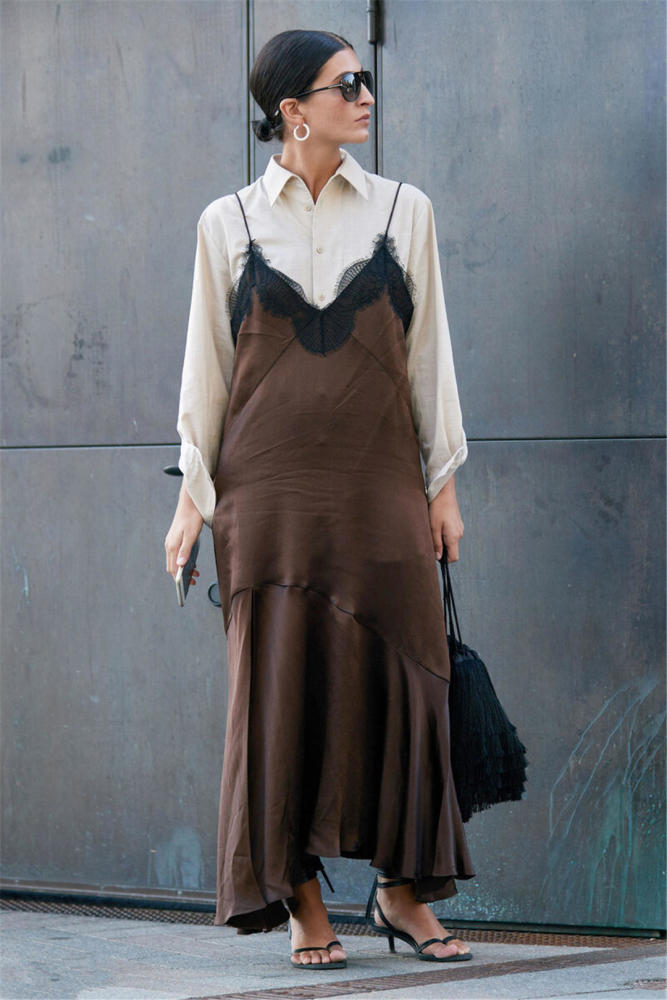 欧美街拍:春季看街头时尚潮女吊带裙穿搭秀