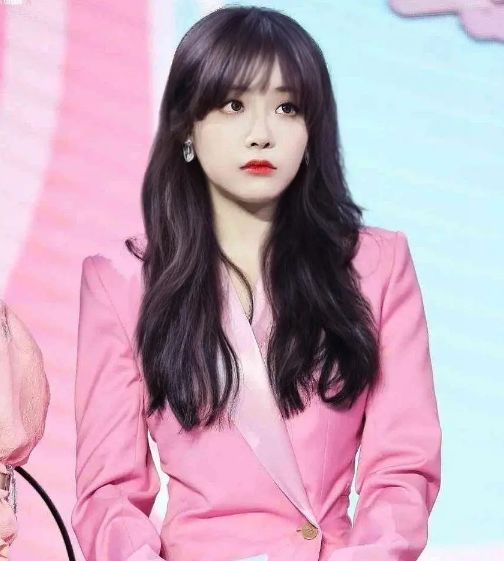 THE9齐刘海,刘雨昕气质大变,赵小棠像漫画女主,陆柯燃乖萌